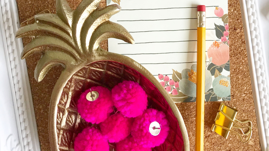 DIY Sunday: Pom-pom Push Pins