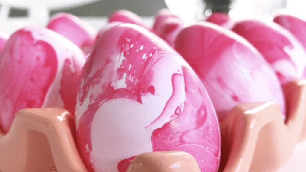 DIY Sunday: Marbled Easter Eggs