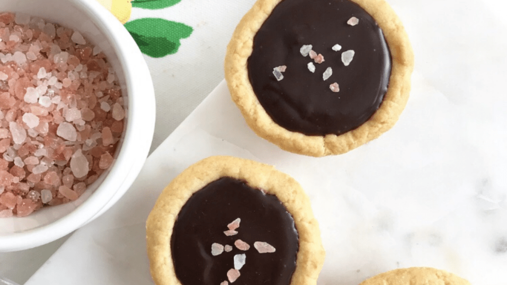 Opposites Attract: Salted Dark Chocolate Mini&nbsp;Tarts